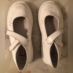 L’AMOUR White Girls Size 1 Mary Jane Leather Shoes